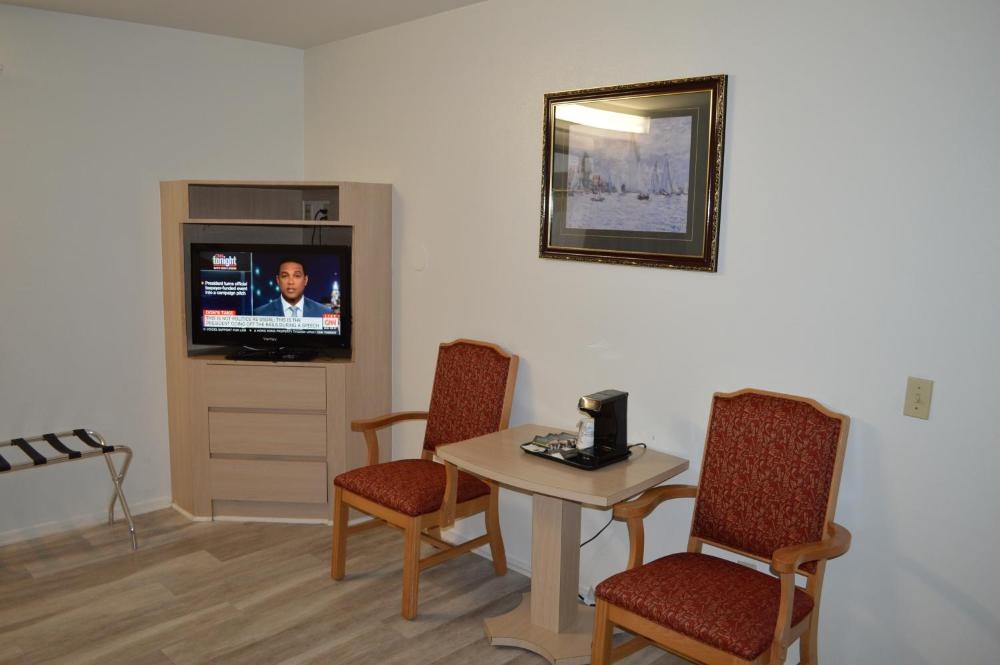 Jolly Roger Hotel Image 7