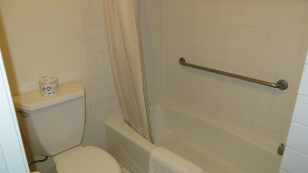 Jolly Roger Hotel image 10